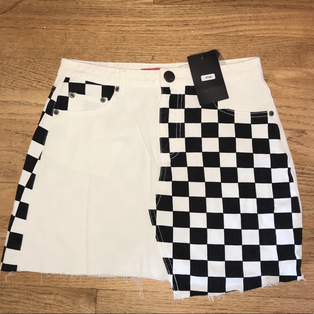Signature8 Checkered Skirt Size M